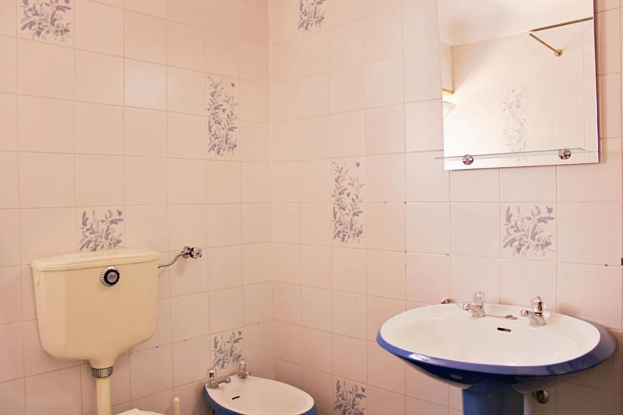 Villa Do Sol Carcavelos Beach House 0*, Carcavelos (Lisbon)